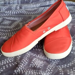 Nylon Avalon Toms sz 7